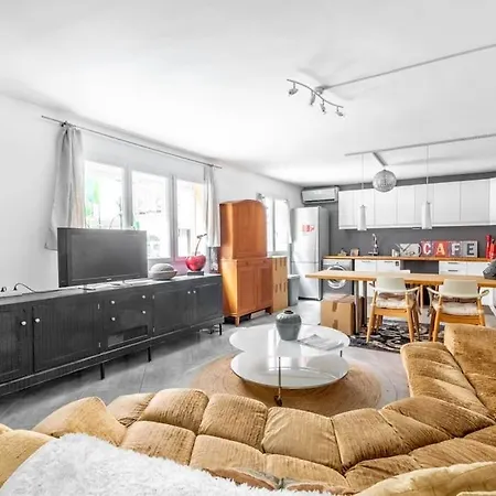 Lovely Townhouse In A Lively Area Close To The Old Apartment Nice